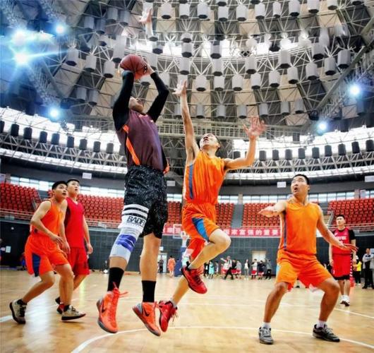 两大超巨会去哪？字母哥和浓眉大概率暂时留队 争冠队没筹码完成交易