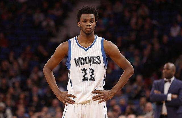 中一脚撕开