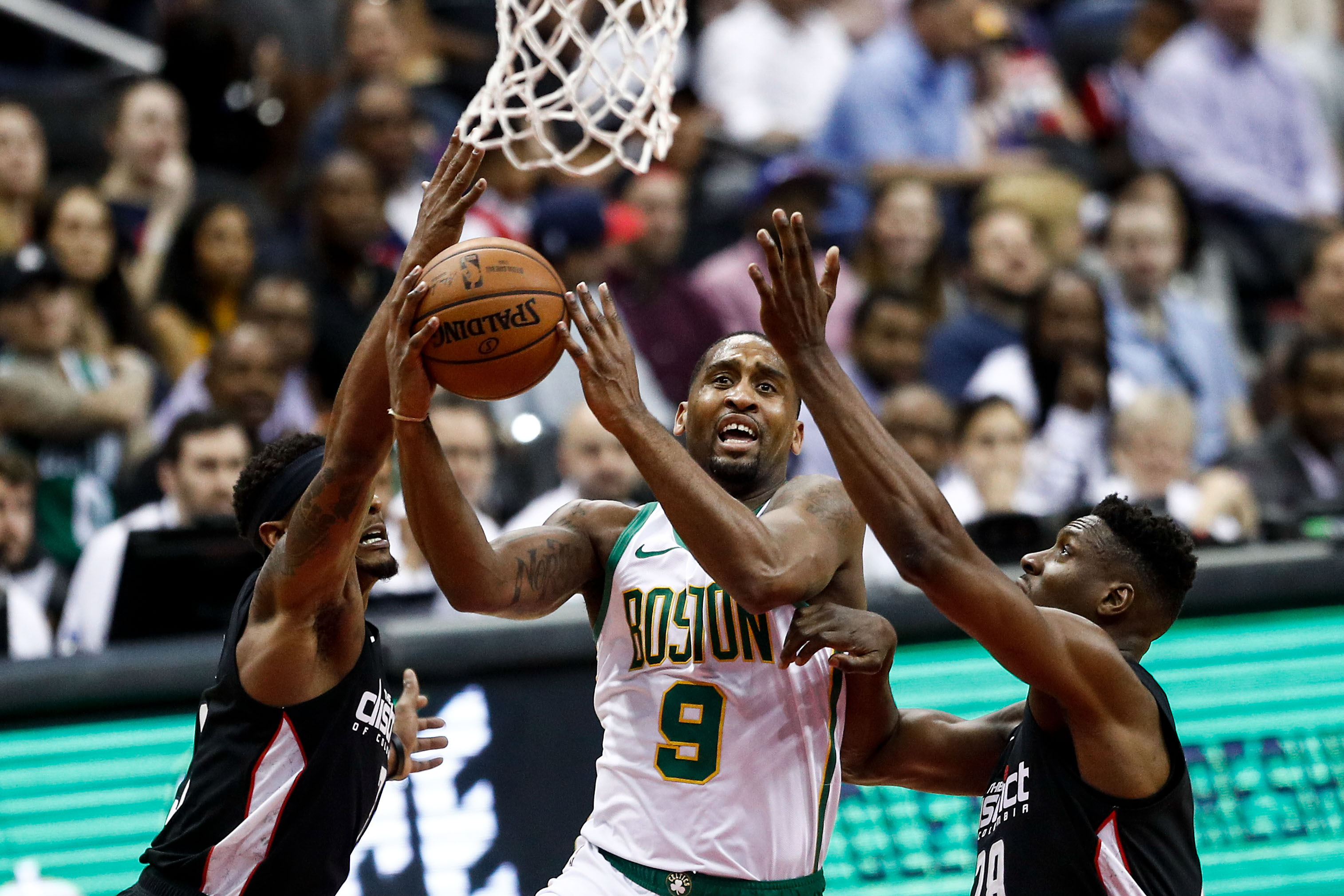 皇马21岁小将机会来了：2场关键战当核心！欧冠单挑大魔王