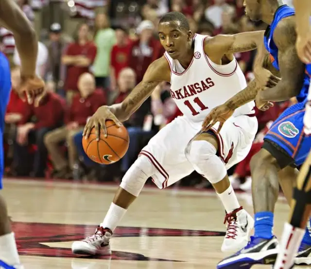 CBA最新消息！洛夫顿被罚，山西裁掉普拉瑟，新疆男篮换外援